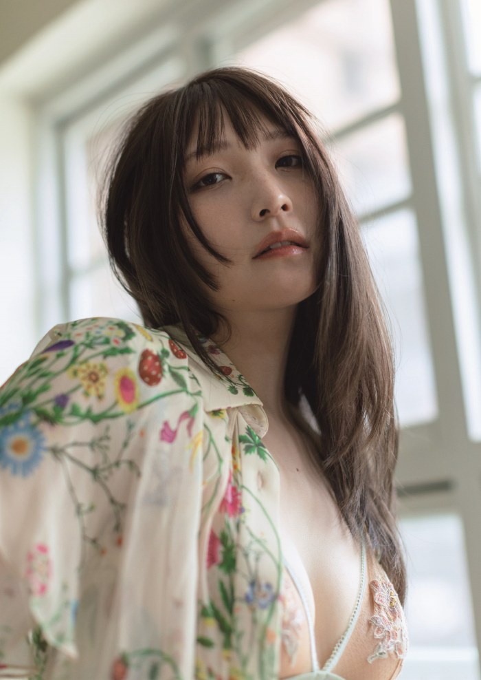 あまつまりな 脱ぎすぎ水着＆下着グラビア画像！