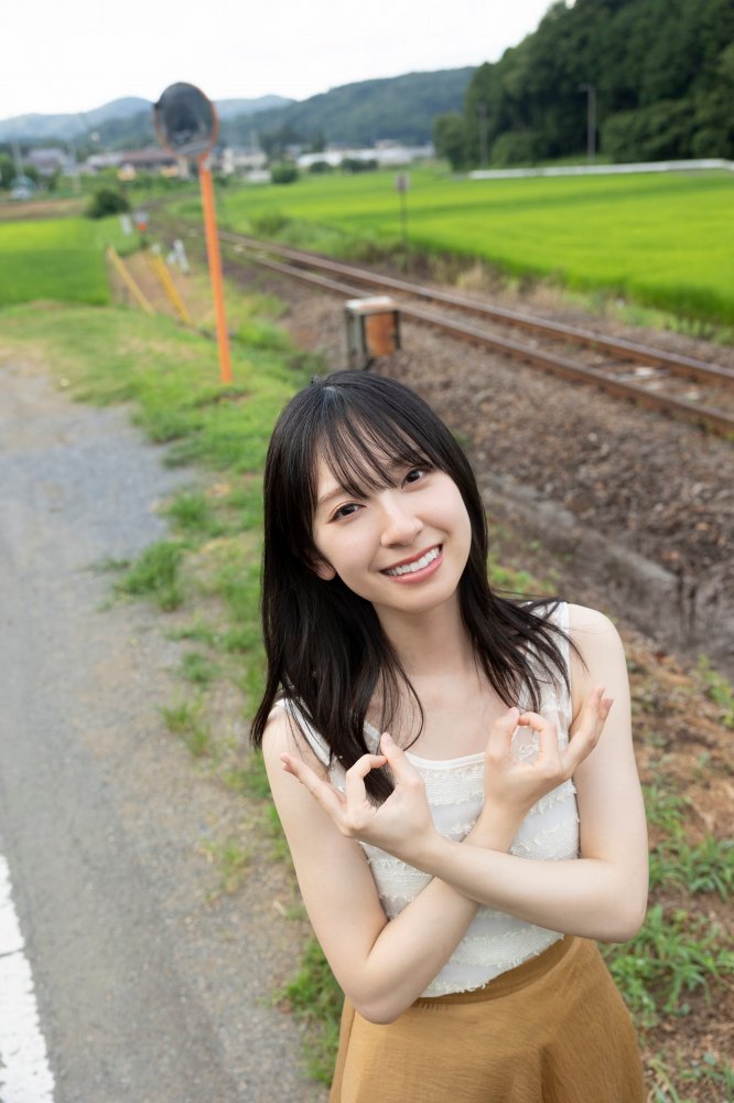 金村美玖 しっとりかわいい水着＆生脚画像！