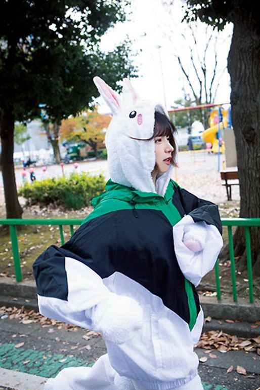 えなこ 過去のグラビア画像