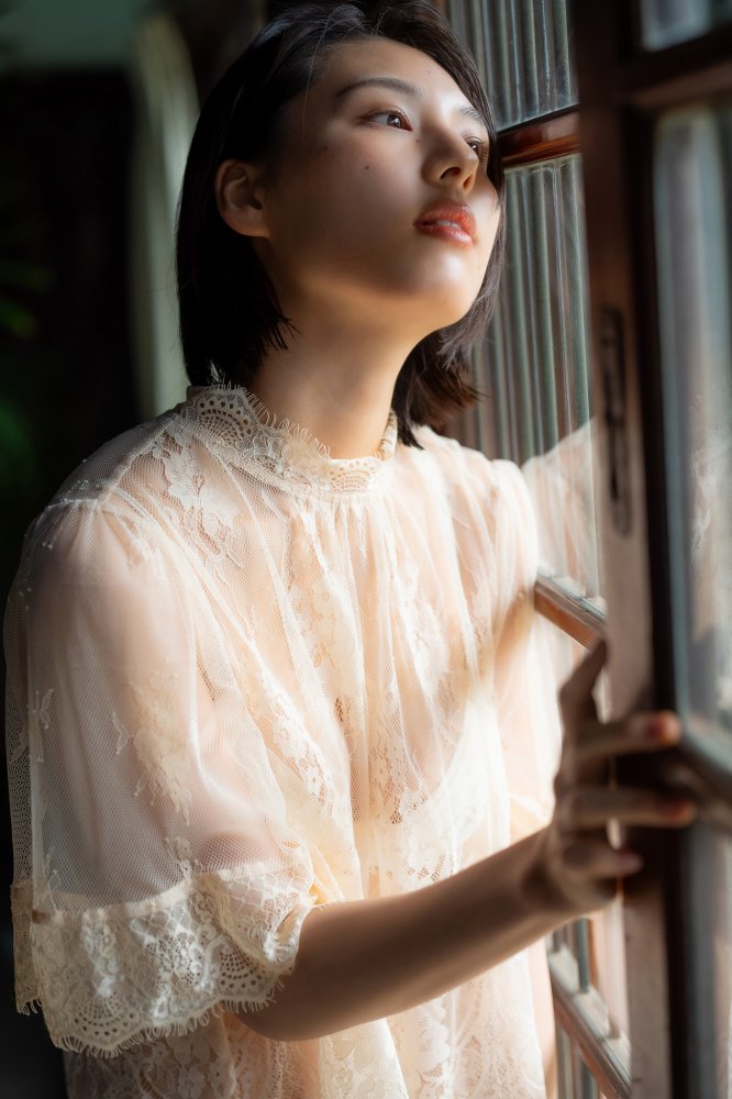 相楽伊織 けっこうボインな水着グラビア画像！