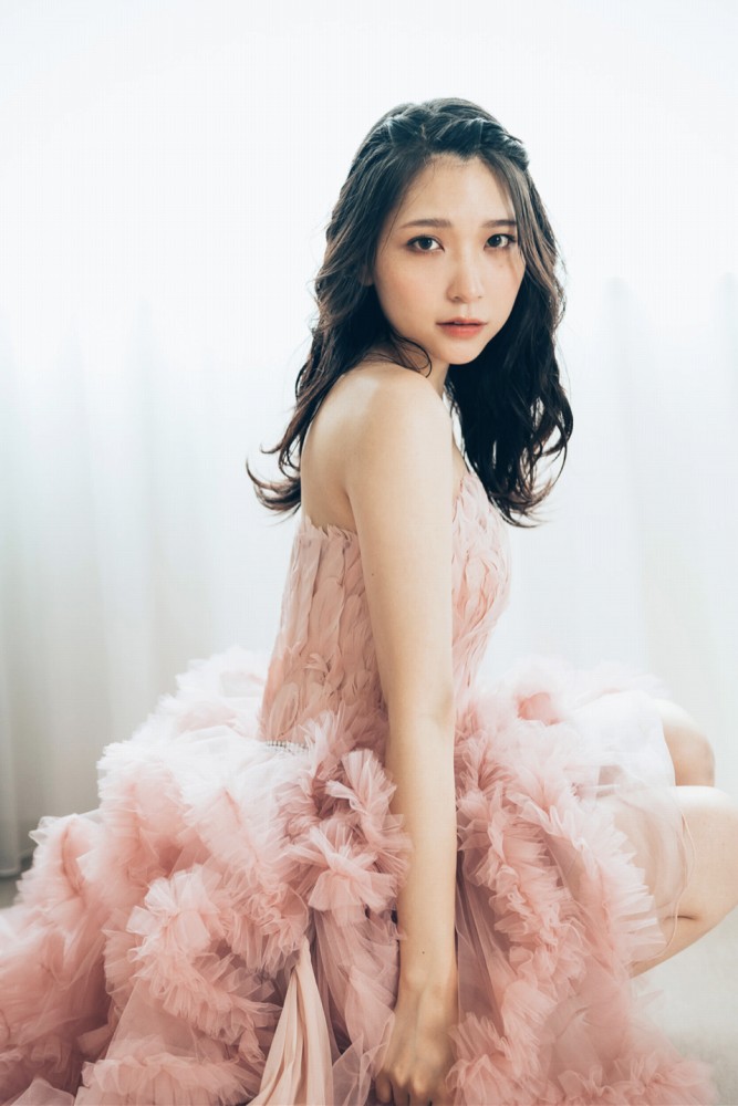 あまつまりな 脱ぎすぎ水着＆下着グラビア画像！