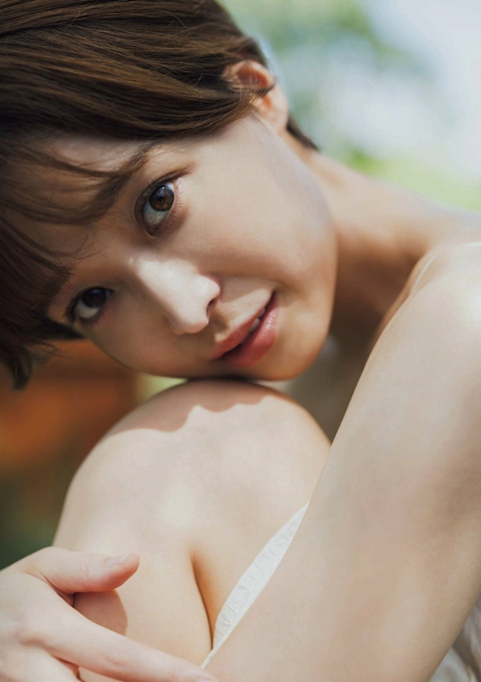 渡邊渚 おっぱいが凄い水着グラビア他画像！