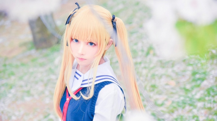 えい梨 美しいコスプレ＆水着グラビア画像！