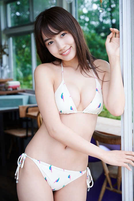 黒木ひかり むっちりバストの水着グラビア画像！