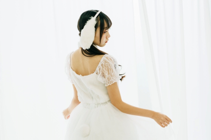 須羽こころ ふわふわバストの水着グラビア画像！