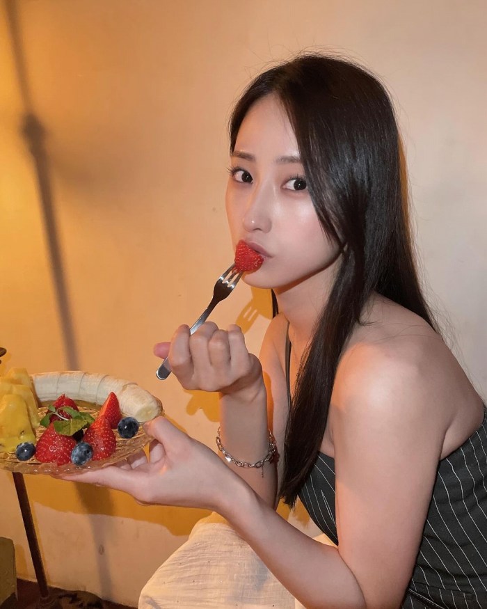 澄田綾乃 はみ出るFカップの水着グラビア画像！