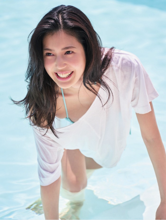 阿部なつき ボンキュッボンの水着グラビア画像！