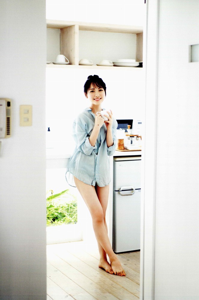 石田千穂 めちゃかわな水着グラビア画像！！