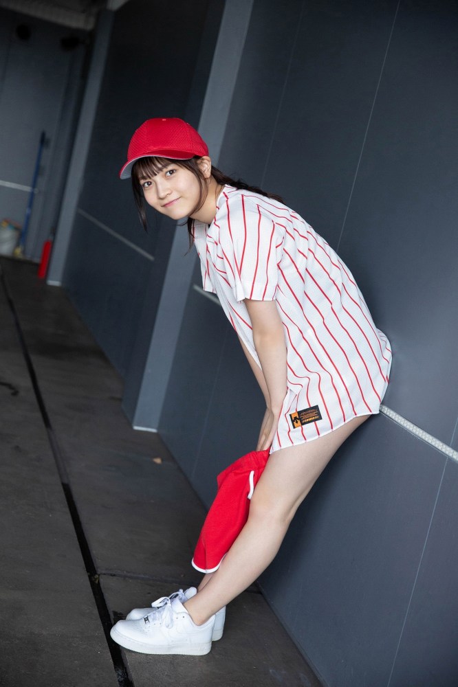 黒嵜菜々子 ふわふわボインの水着グラビア画像！