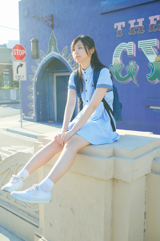 小池里奈 美尻でキュートな水着グラビア画像！