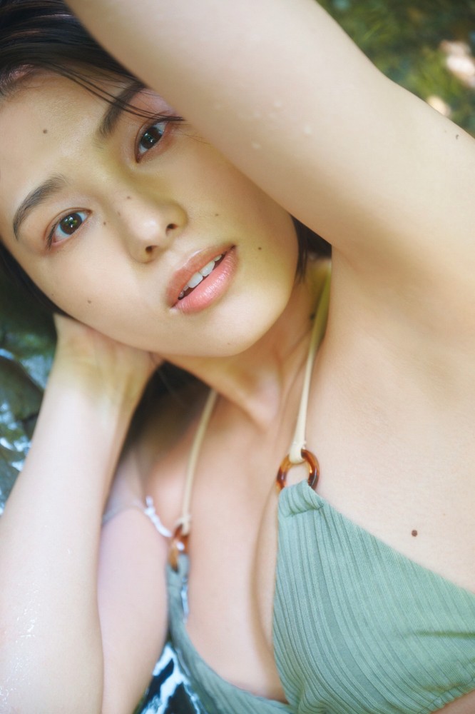 相楽伊織 けっこうボインな水着グラビア画像！