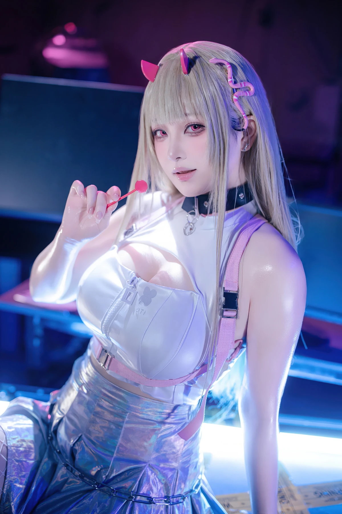 Cosplay 屿鱼 – 胜利女神：妮姬 毒蛇