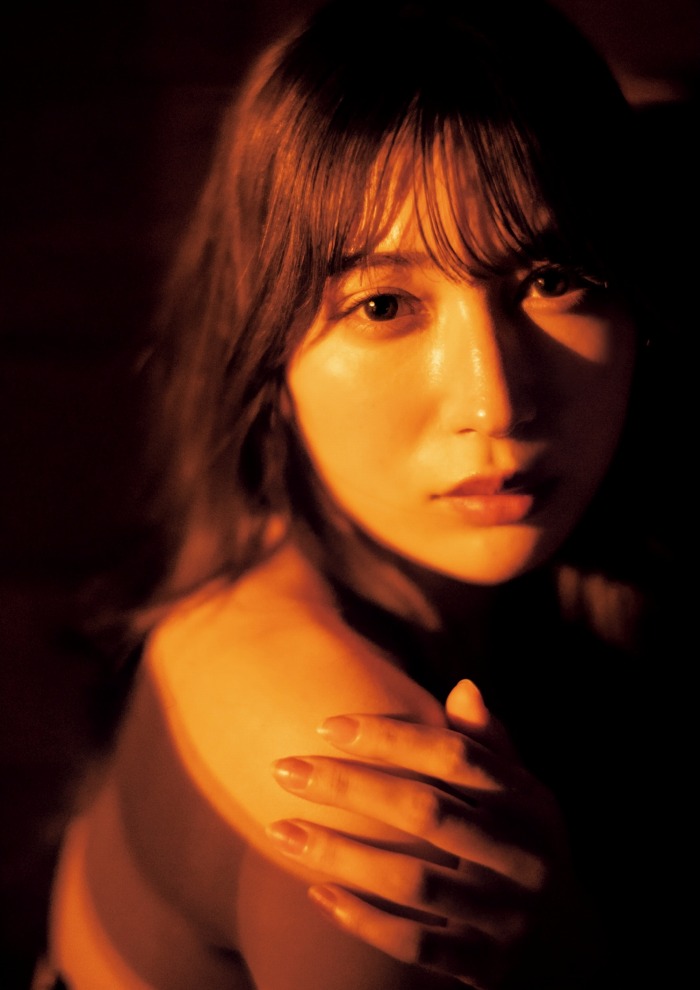 雪平莉左 グラマラス美女の水着グラビア画像！