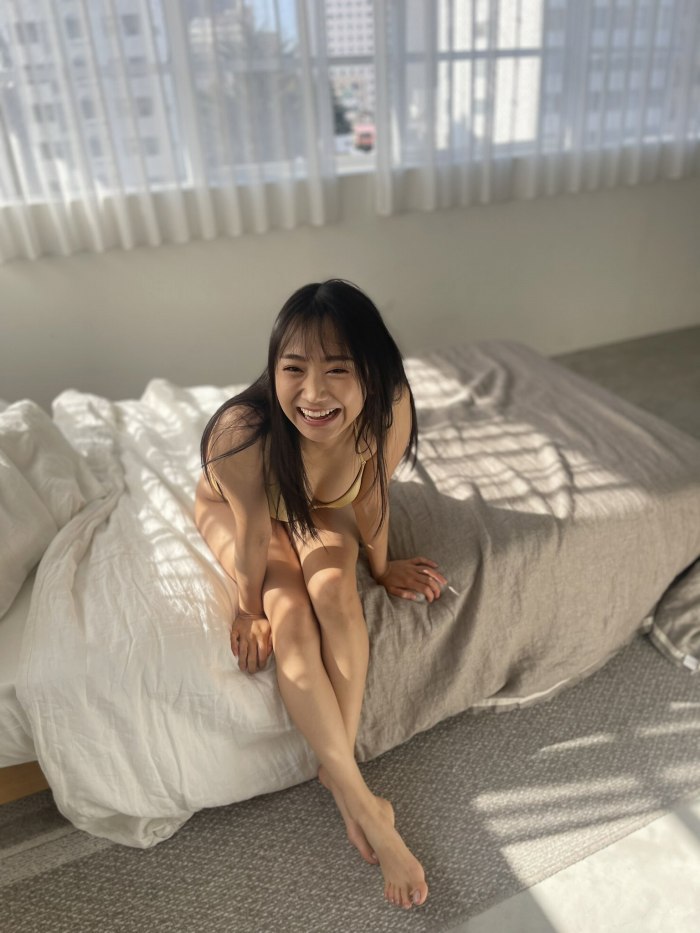 相沢菜々子 スタイル抜群な水着グラビア画像！