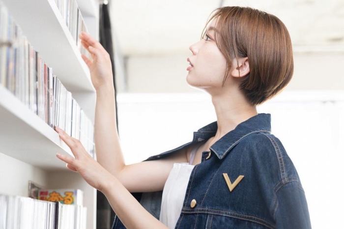 あらた唯 スタイル抜群の水着グラビア画像！