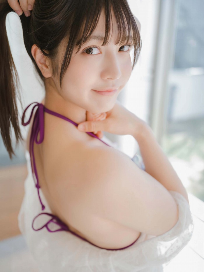 黒嵜菜々子 ふわふわボインの水着グラビア画像！