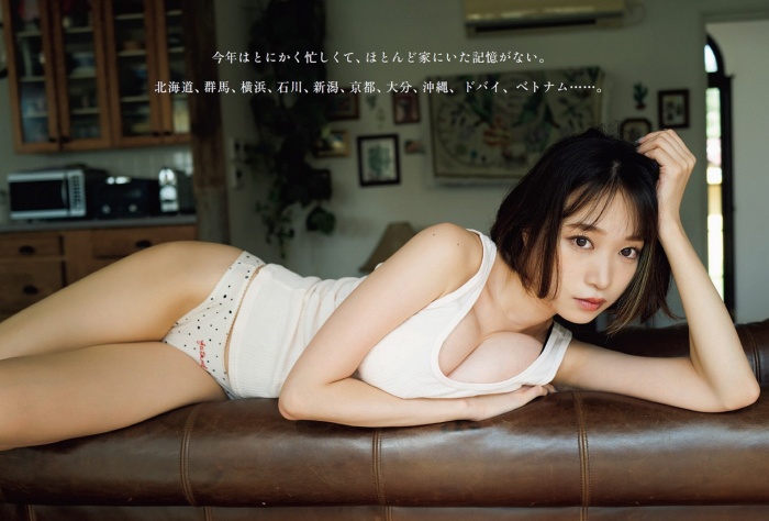 青井春 Iカップおっぱいの水着グラビア画像！