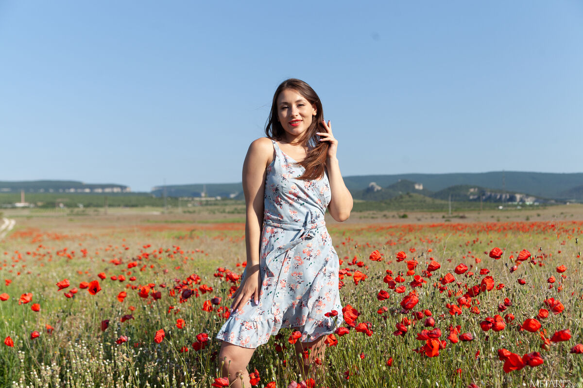 MetArt Sumiko - Poppy Field Part01