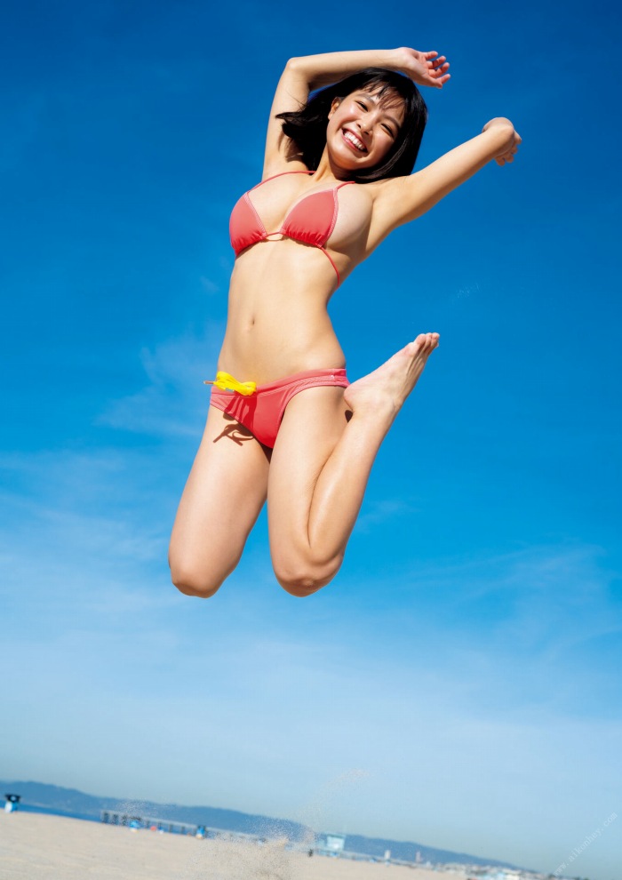 寺本莉緒 Gカップおっぱいの水着グラビア画像！