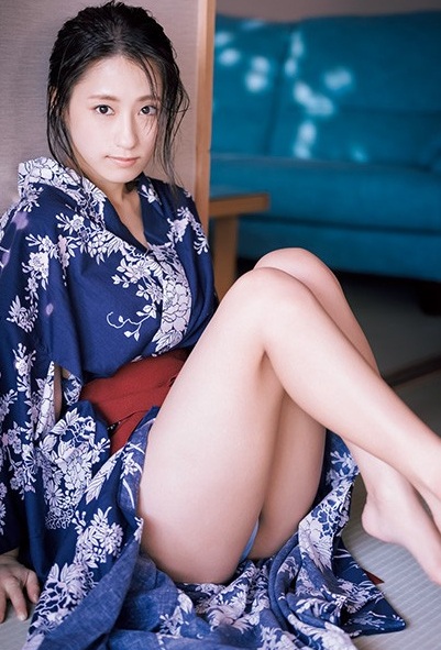 澄田綾乃 はみ出るFカップの水着グラビア画像！