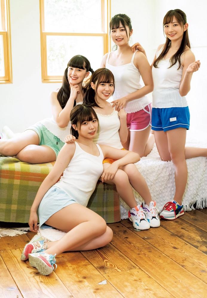 青山なぎさ 激かわな生脚＆タンクトップ画像！