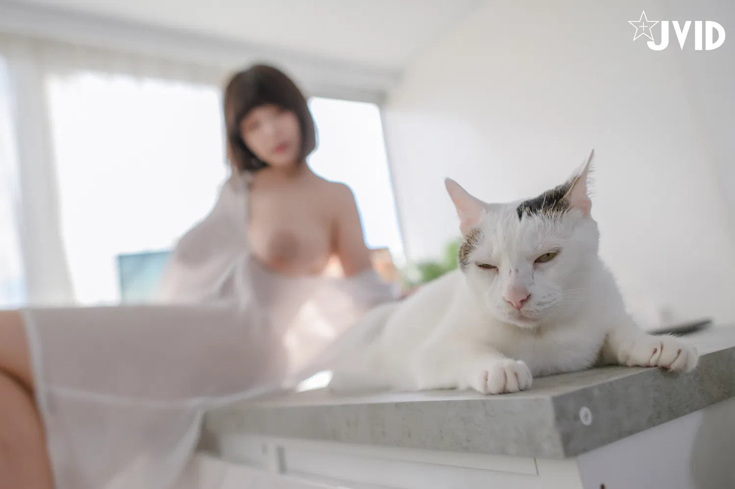 [JVID] Ruru茹茹 - 【H級豪巨乳】寄宿家中的前同事－茹茹，一早醒來就衣衫不整！豪乳在眼前晃的我頭好暈啊～～～