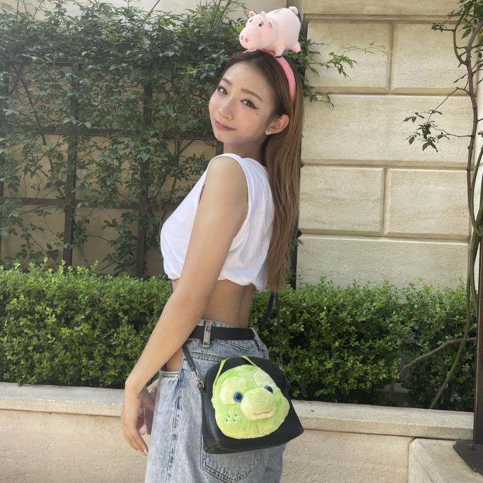 うらら 小顔美女の下着＆水着グラビア画像！