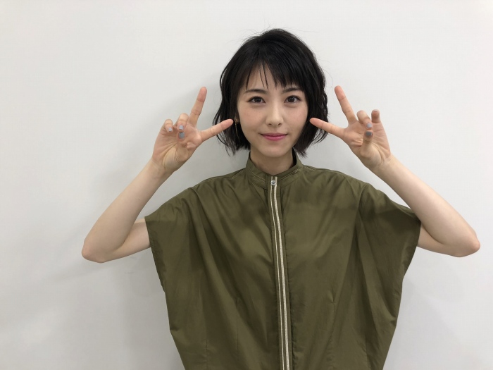 浜辺美波 鬼かわな水着＆浴衣グラビア画像！