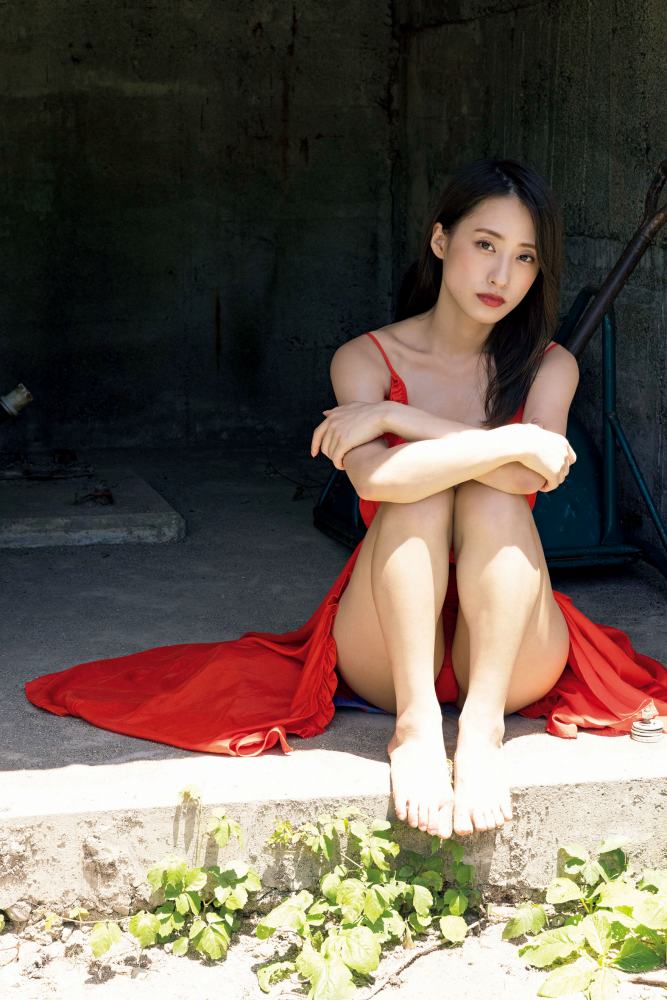 澄田綾乃 はみ出るFカップの水着グラビア画像！