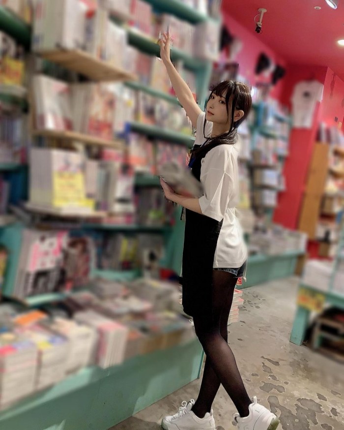 あまつまりな 脱ぎすぎ水着＆下着グラビア画像！