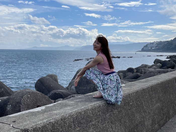 青山なぎさ 激かわな生脚＆タンクトップ画像！