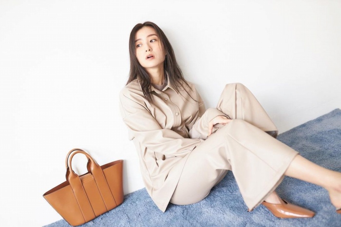 高田里穂 スタイル抜群な水着グラビア画像！