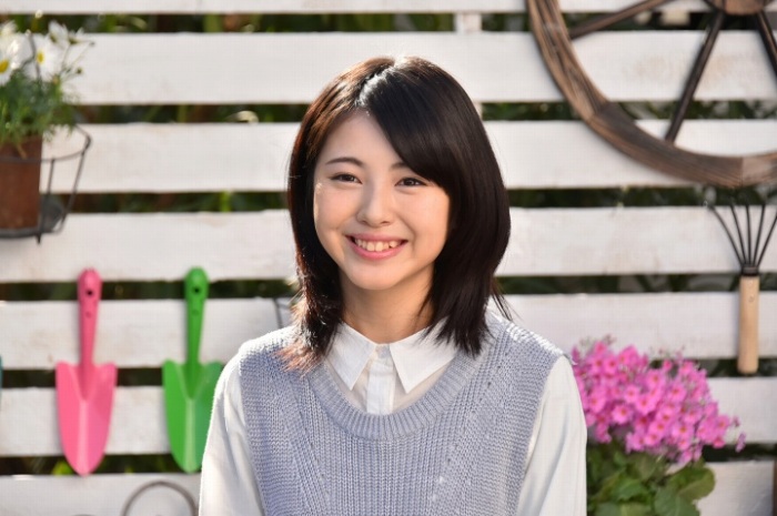 浜辺美波 鬼かわな水着＆浴衣グラビア画像！