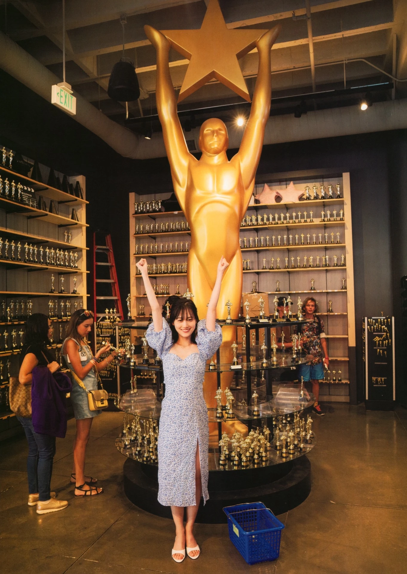 Mizuki Yamashita 山下美月, 2nd写真集 「ヒロイン」 Set.04