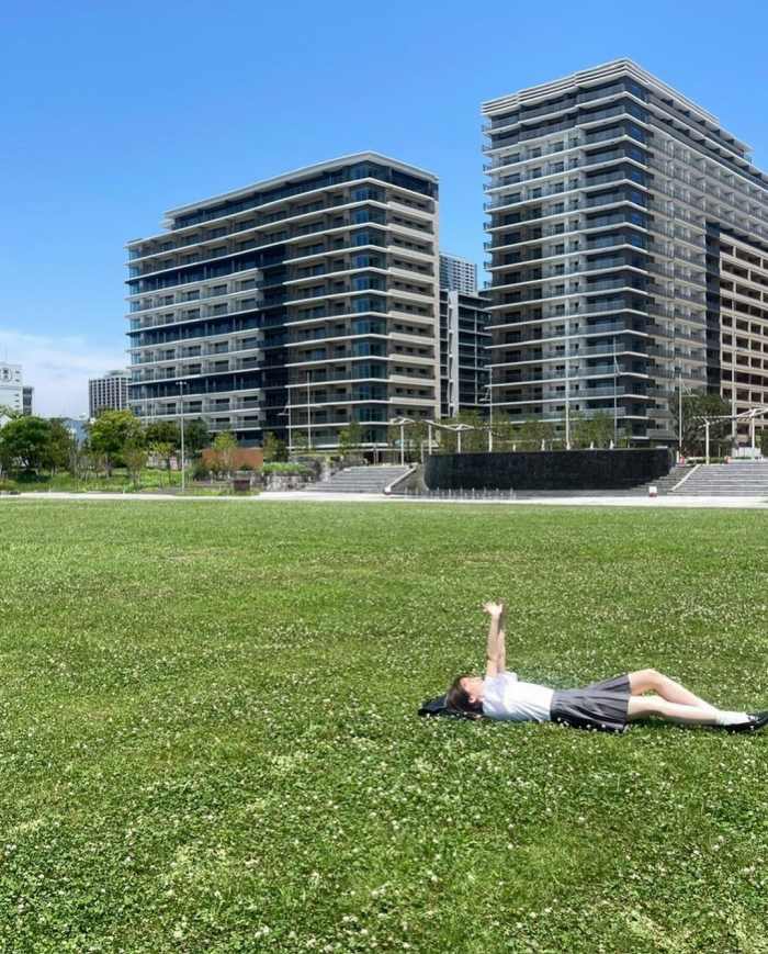 菅原咲月 すべすべ美脚の激かわグラビア画像！