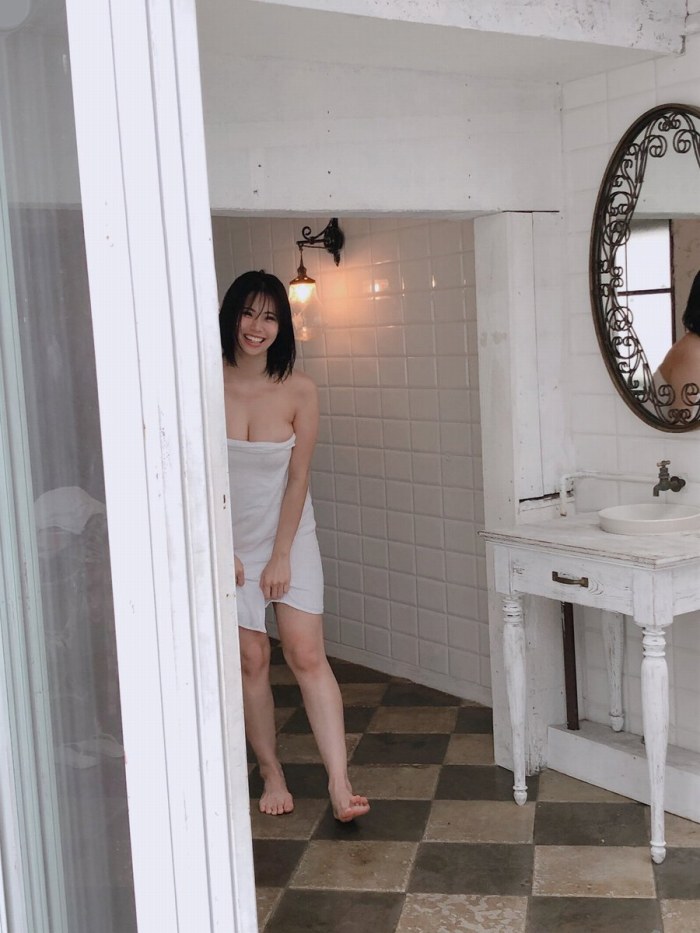 鈴木ふみ奈 Iカップの水着グラビア画像ほか！