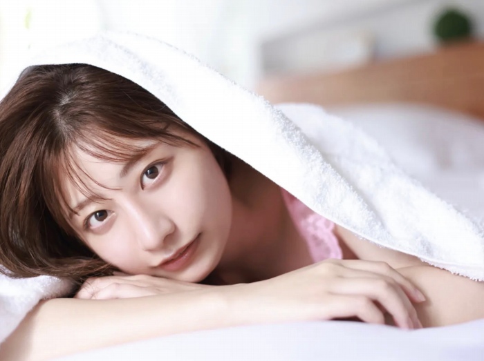 鈴木優香 ちょっと脱ぎすぎ水着グラビア画像！