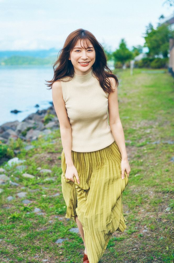 雪平莉左 グラマラス美女の水着グラビア画像！