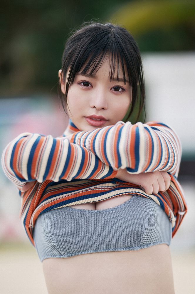 高鶴桃羽 激かわボインな水着グラビア画像！