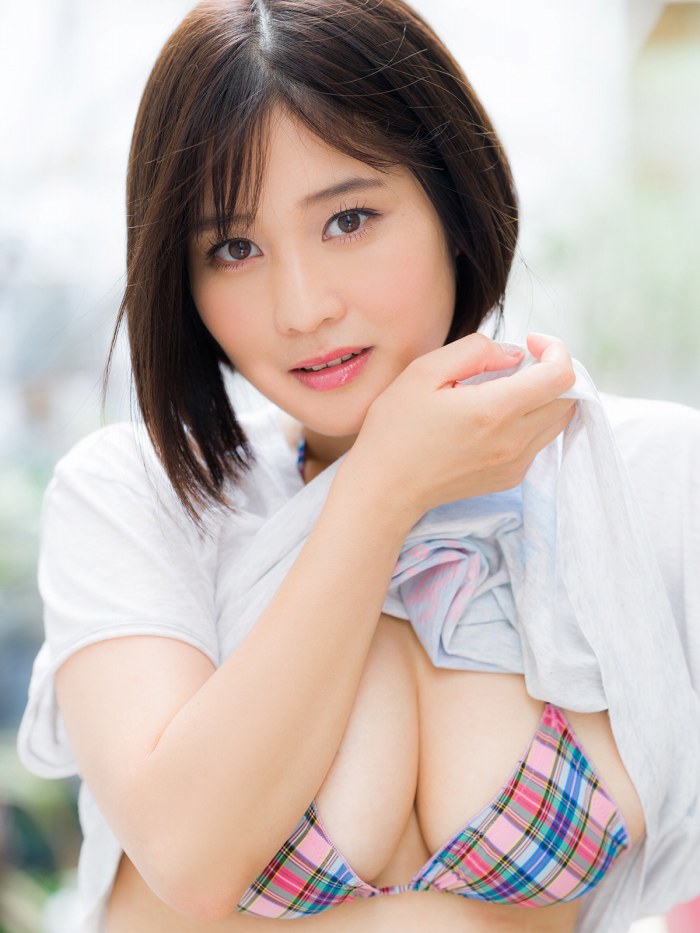 高橋凛 Hカップの手ブラヌード＆水着画像！