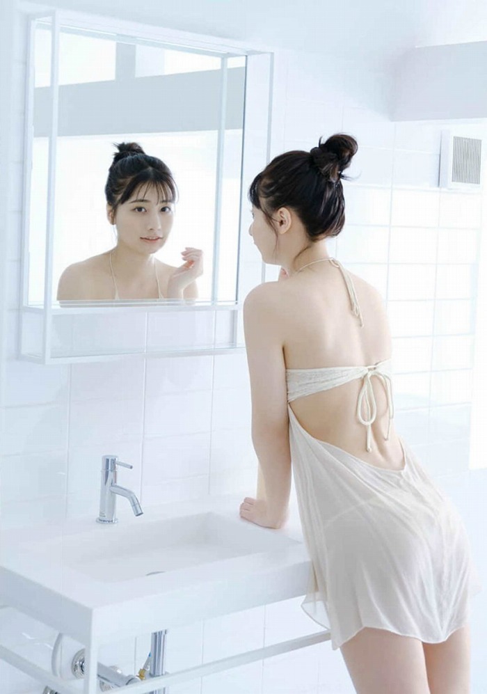 鈴木優香 ちょっと脱ぎすぎ水着グラビア画像！