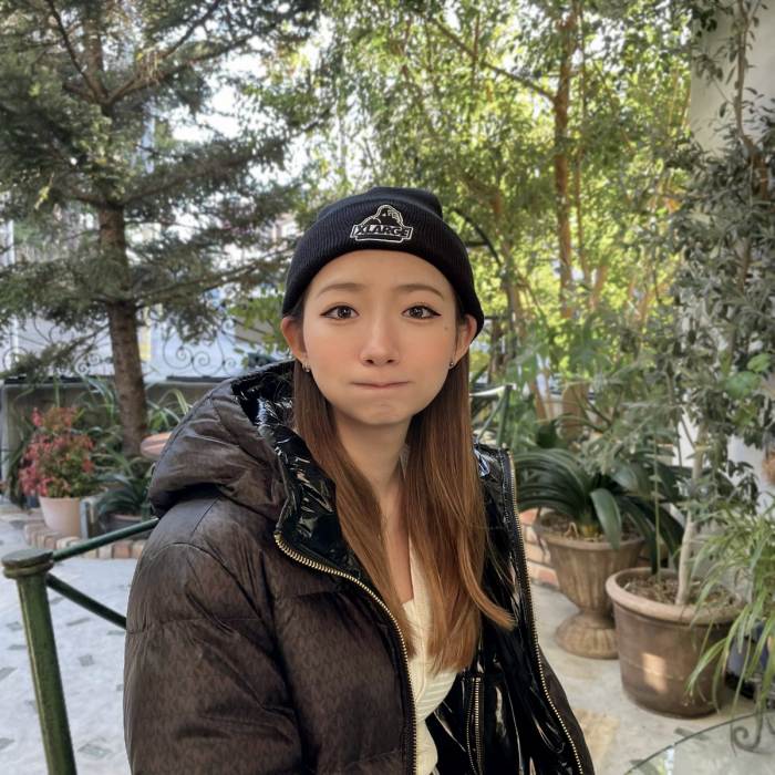 うらら 小顔美女の下着＆水着グラビア画像！