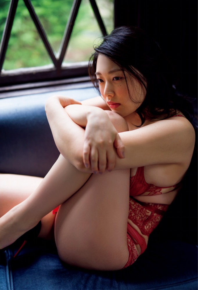 風吹ケイ Iカップバズーカの水着グラビア画像！