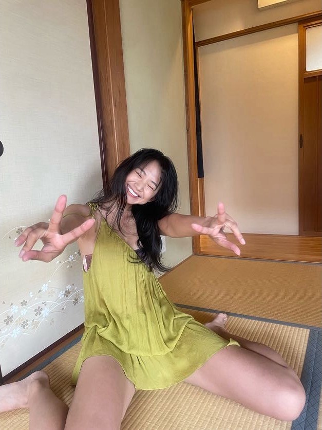 相沢菜々子 スタイル抜群な水着グラビア画像！