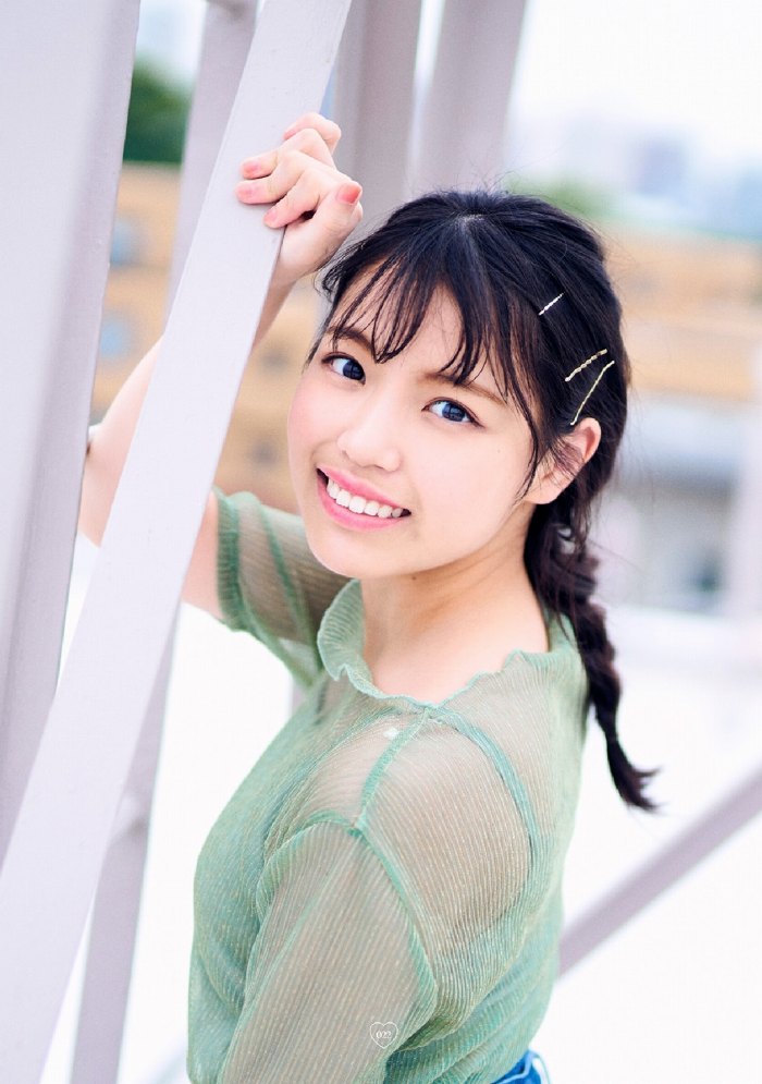 石田千穂 めちゃかわな水着グラビア画像！！