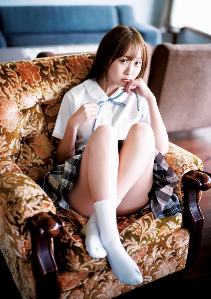 須羽こころ ふわふわバストの水着グラビア画像！