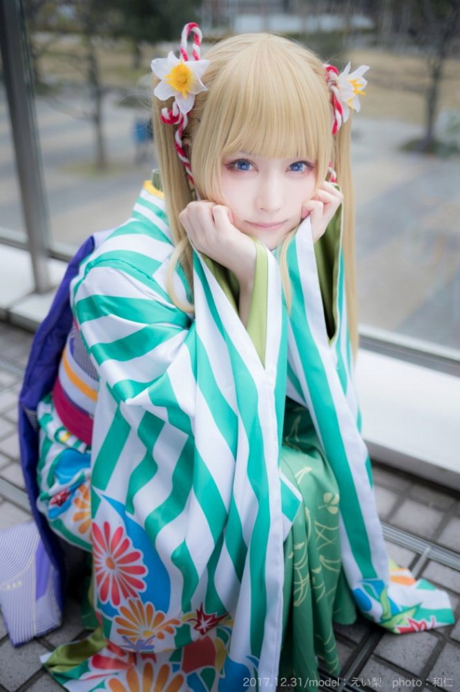 えい梨 美しいコスプレ＆水着グラビア画像！