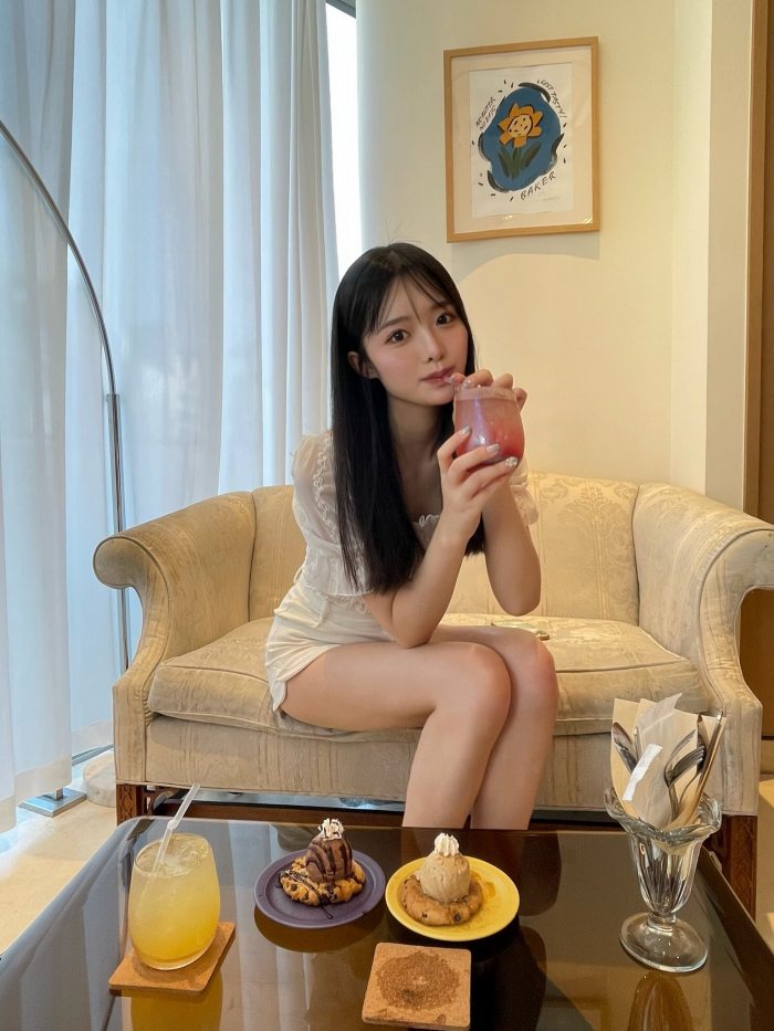 高鶴桃羽 激かわボインな水着グラビア画像！