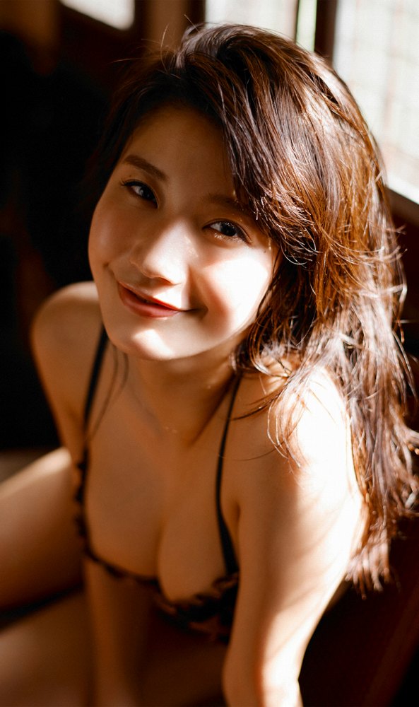 小倉ゆうか 激かわボインの水着グラビア画像！