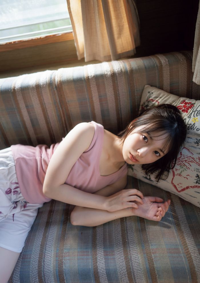 渡辺莉奈 鬼かわなタンクトップグラビア画像他！